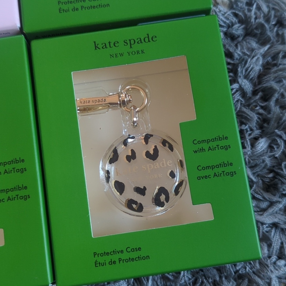 Kate Spade New York AirTag Holder with Gold Ring Clip - City Leopard - Picture 7 of 8